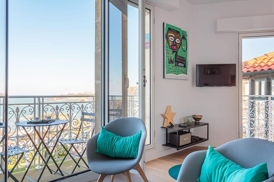 ALTAYA Apt with balcony and sea view in Biarritz Apartment in Biarritz