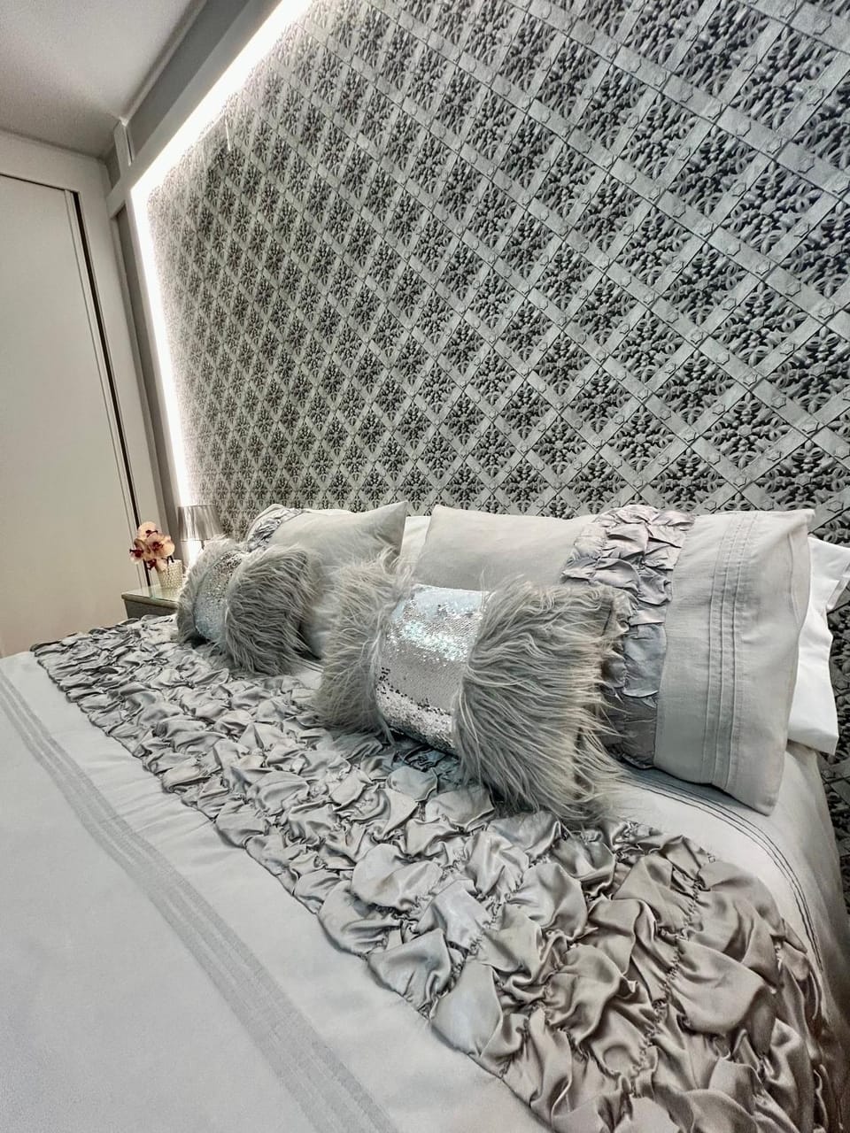 Bed, Bedroom