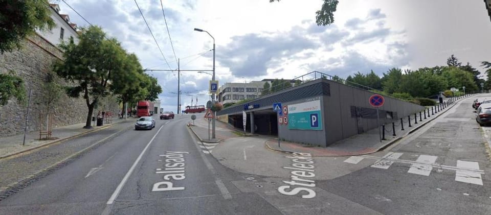 Neighbourhood, Parking