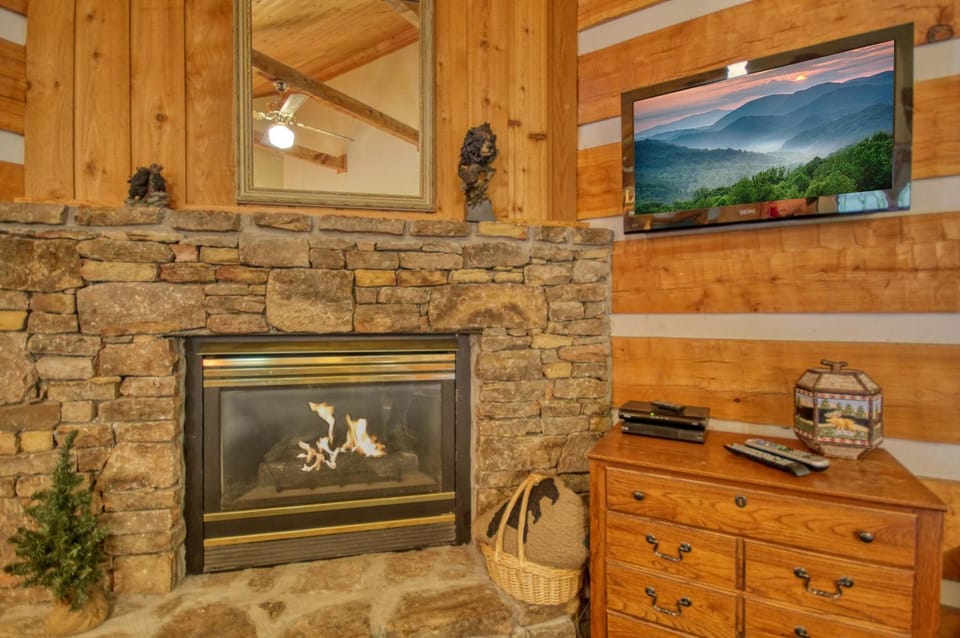 Cuddle Inn #1529 House in Gatlinburg