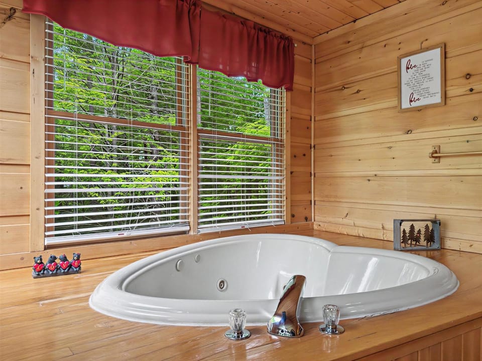Always Misbehavin #1412 House in Gatlinburg