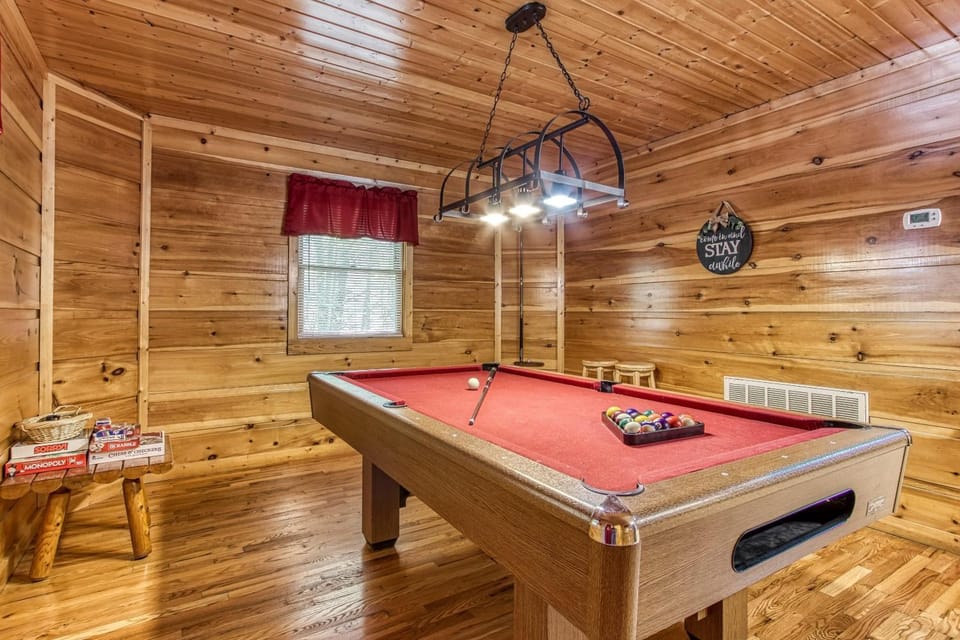 Always Misbehavin #1412 House in Gatlinburg