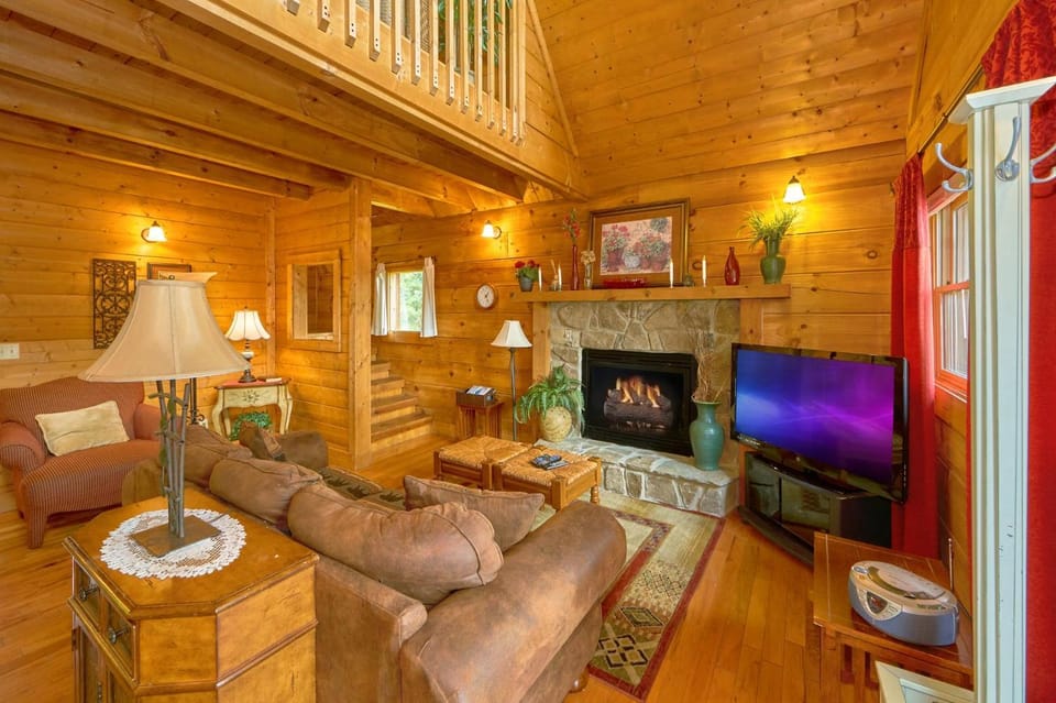 Hidden Romance #1404 House in Pigeon Forge