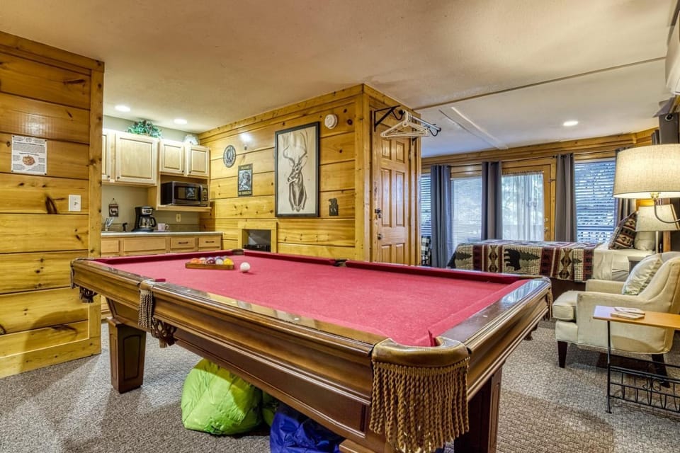 Lucky Logs #283 House in Pigeon Forge
