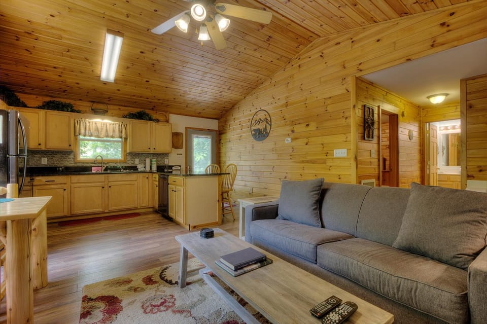 River Sounds #121 House in Sevier County