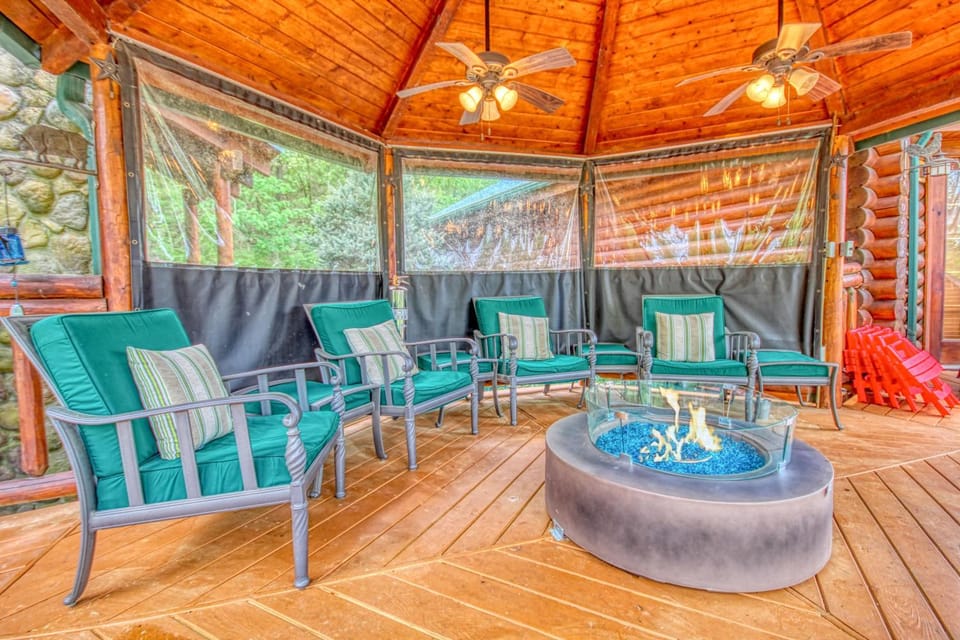 A River Adventure #4237 House in Pigeon Forge