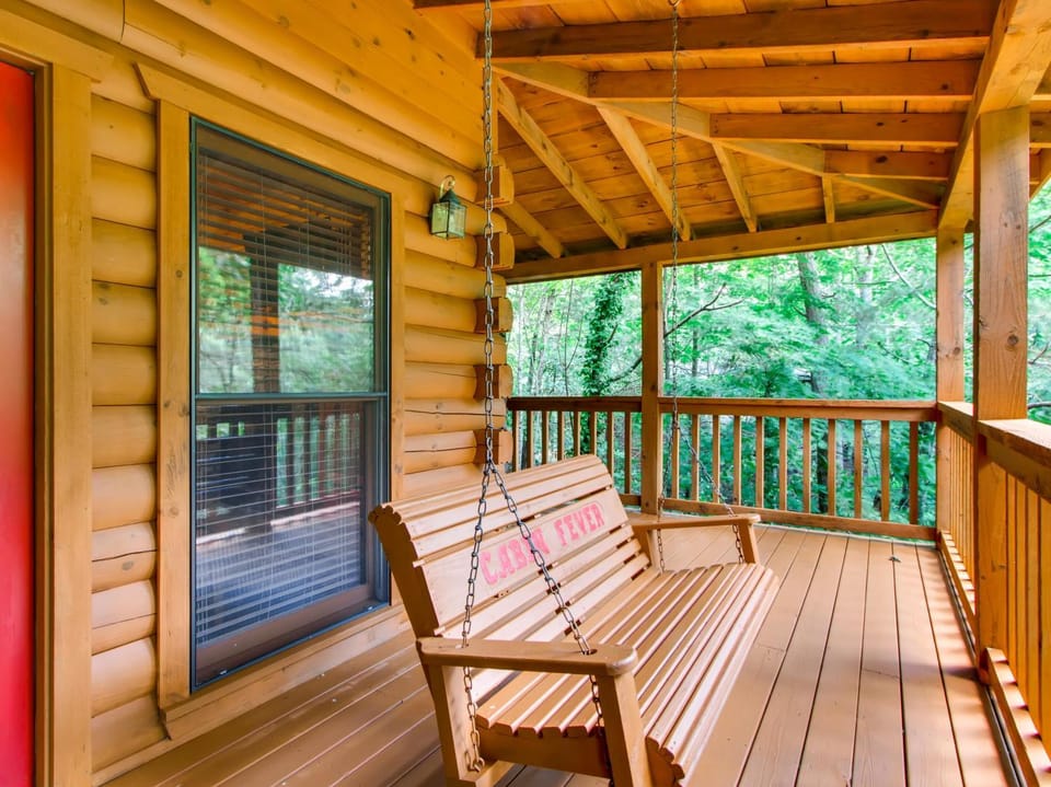 Cabin Fever #117 Cabin in Pigeon Forge