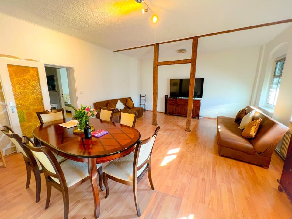 Living room, Dining area
