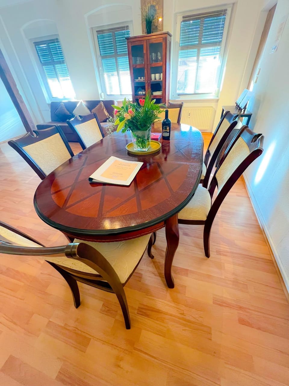 Living room, Dining area, Food
