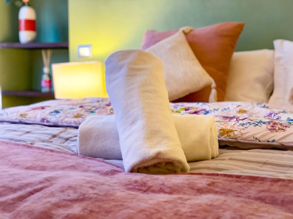 Bed, Bedroom, Area and facilities