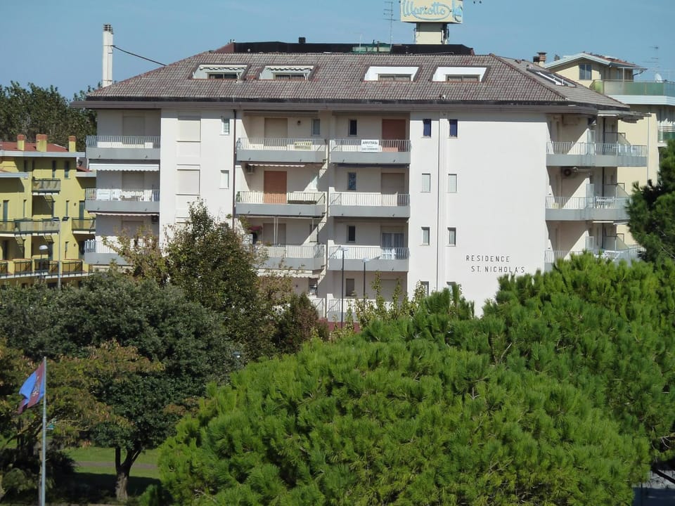 Property building, Nearby landmark, Summer