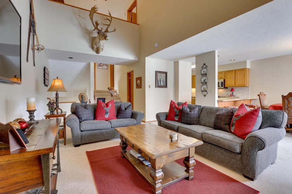 Eclectic Eagle-Vail Condo: 2 Miles to Beaver Creek House in Eagle County