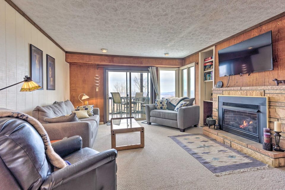 Close to Hiking & Golf! Beech Mtn Retreat House in Beech Mountain