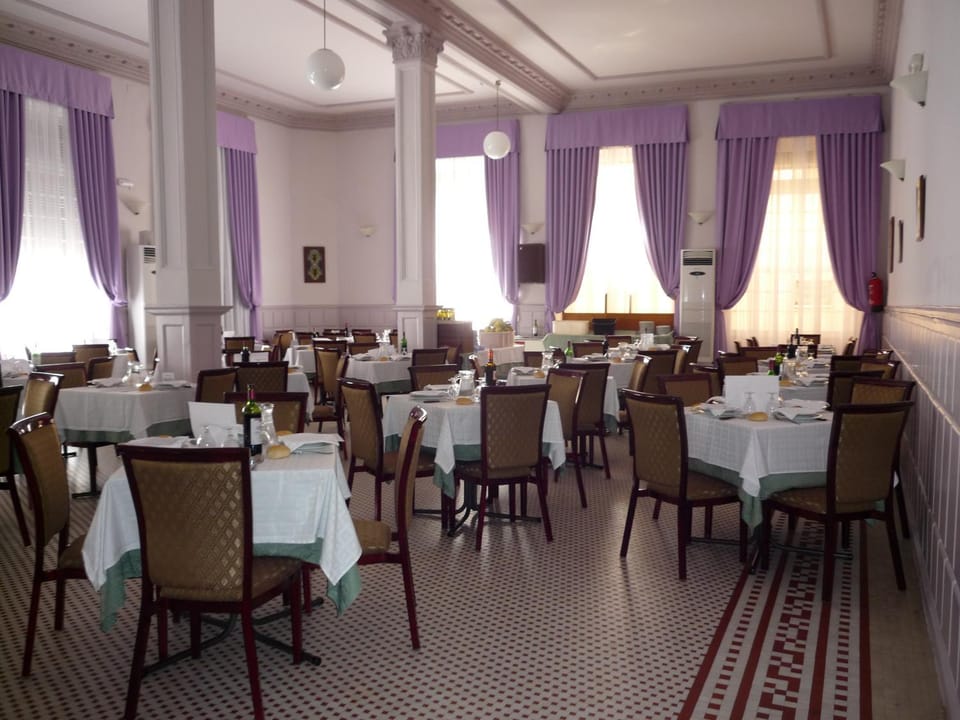 Restaurant/places to eat, Banquet/Function facilities