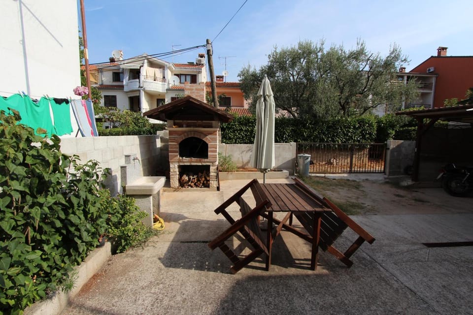 Patio, BBQ facilities, Seating area