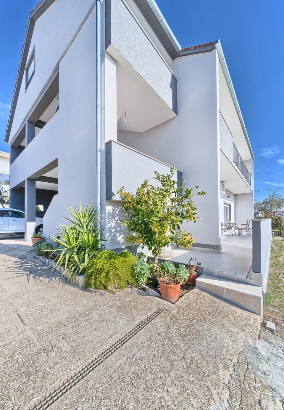 Property building, Facade/entrance