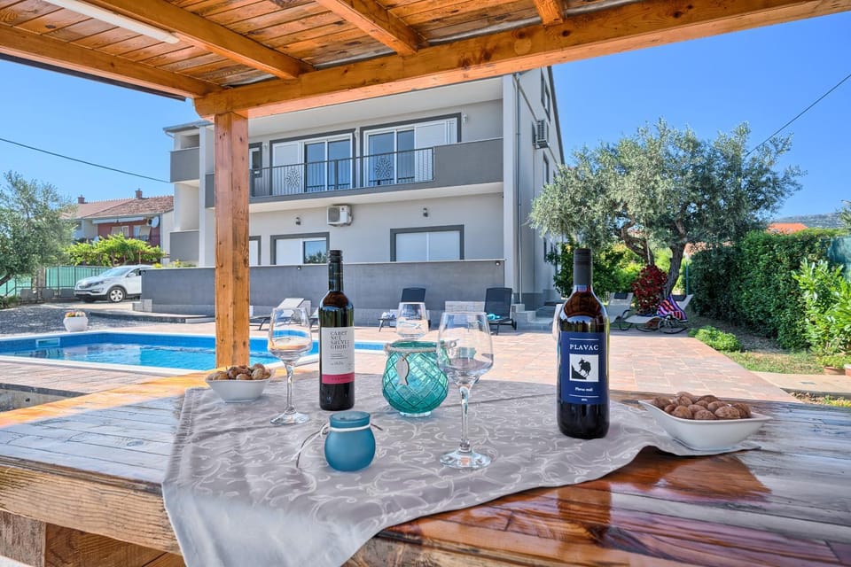 Property building, Swimming pool