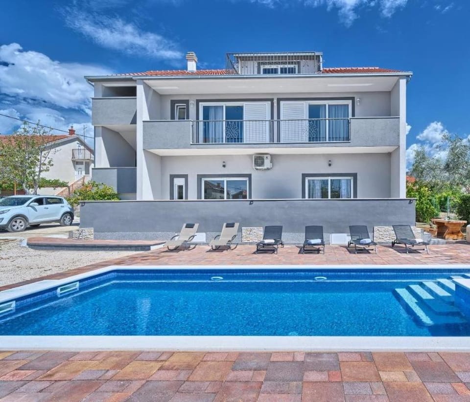 Property building, Swimming pool