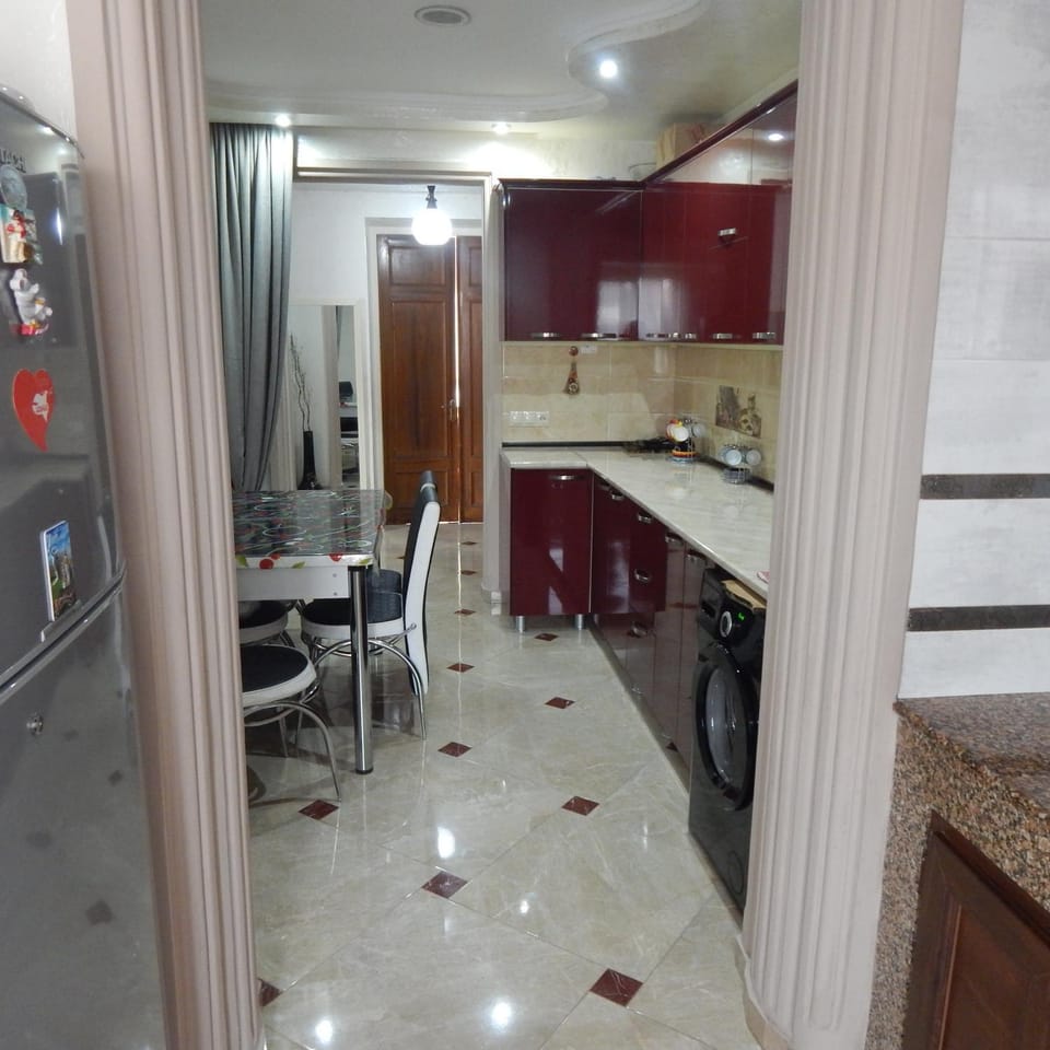 Kitchen or kitchenette, Dining area, Communal kitchen