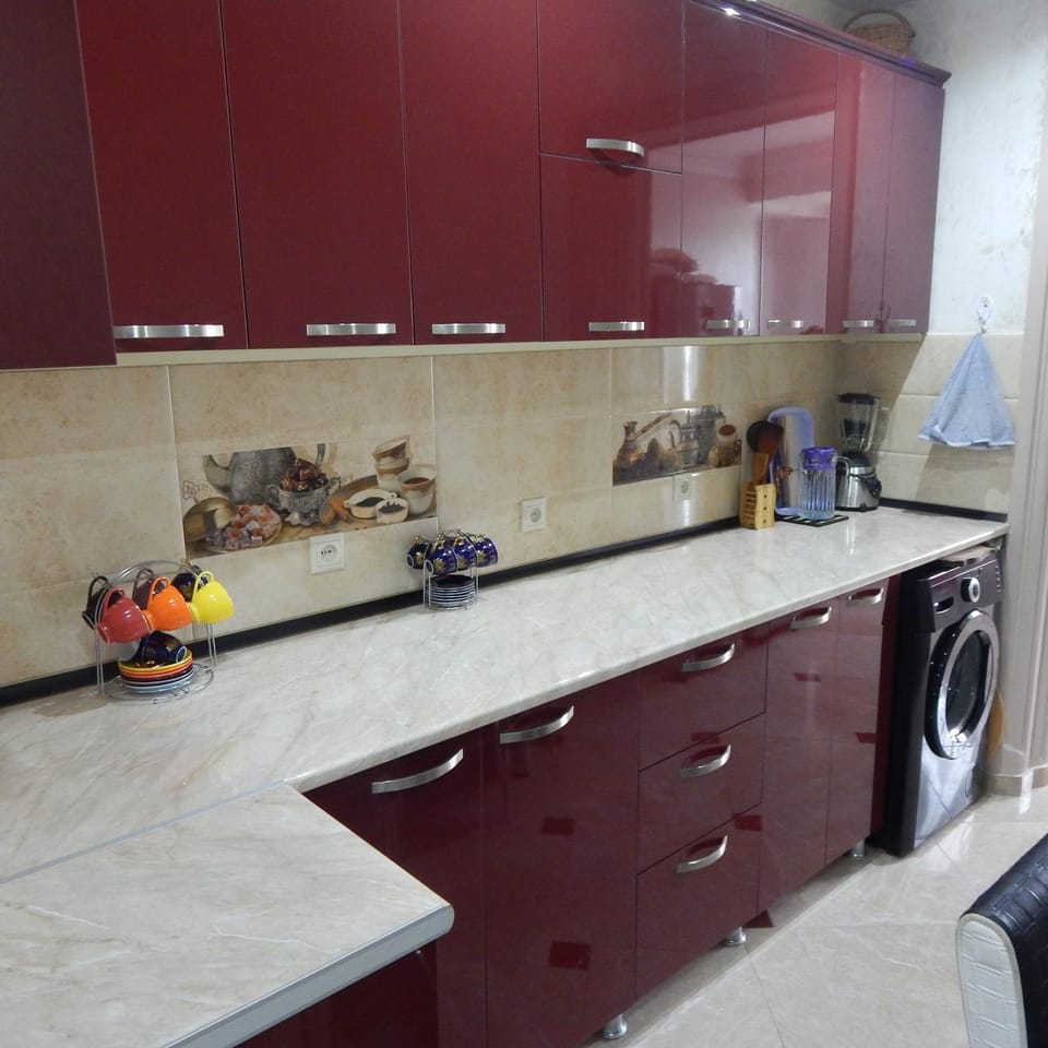 Kitchen or kitchenette, Communal kitchen