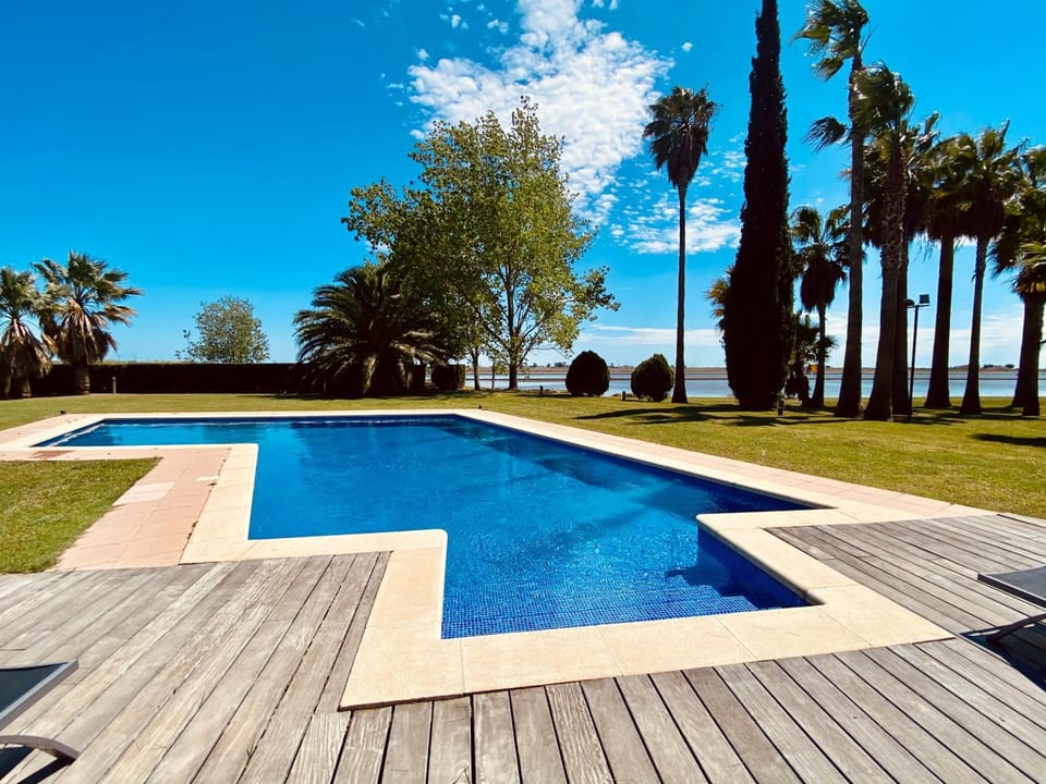 Solarium, Swimming pool