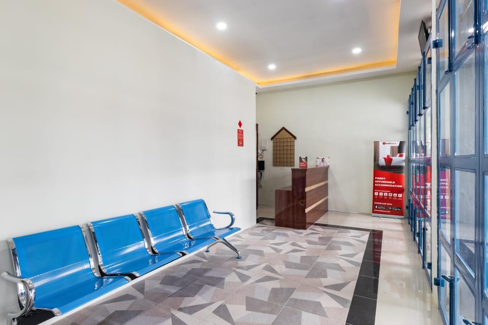 Facade/entrance, Breakfast