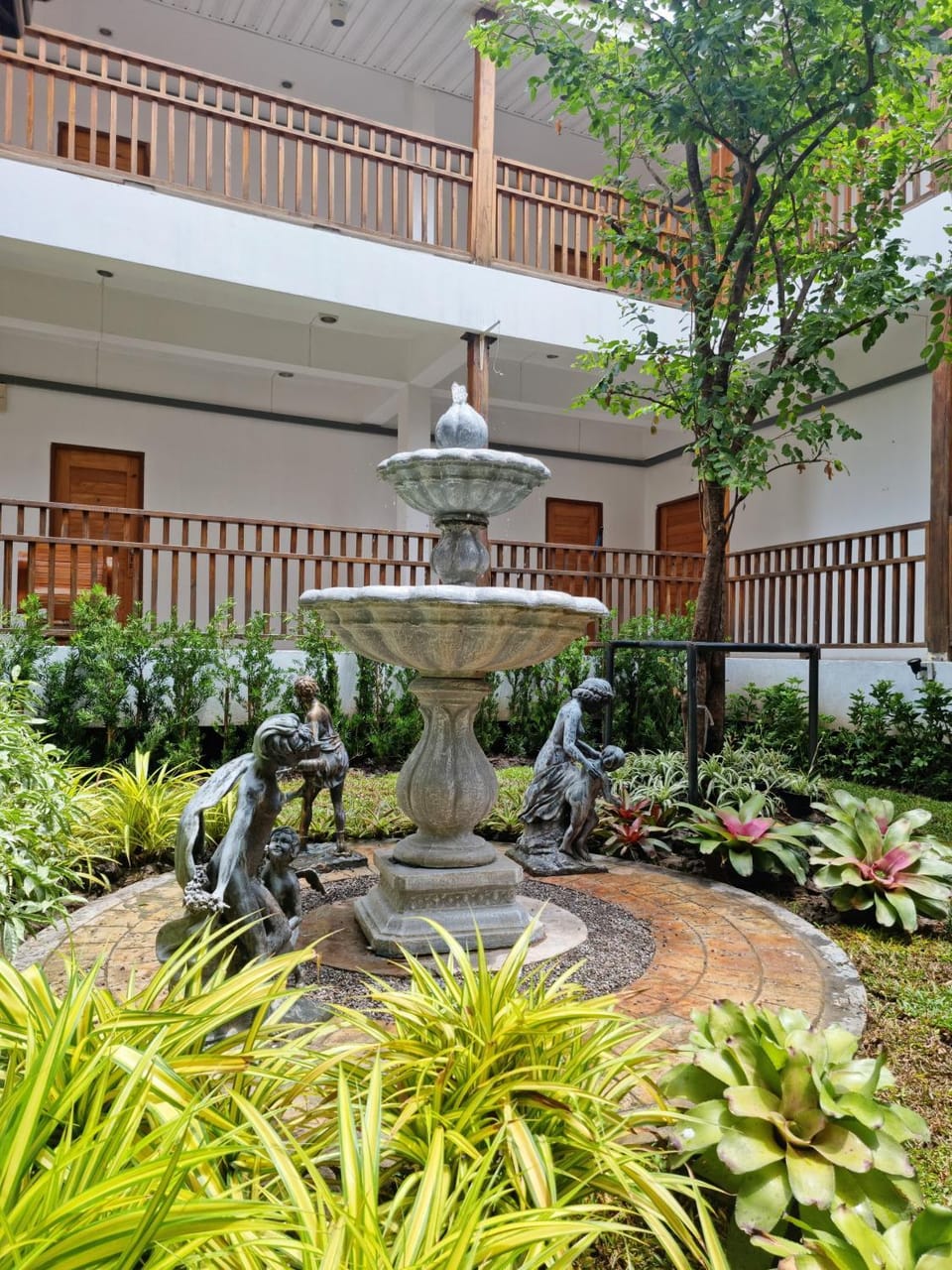 Garden view, Garden view