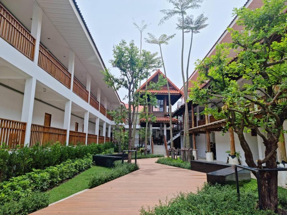 Garden view, Garden view