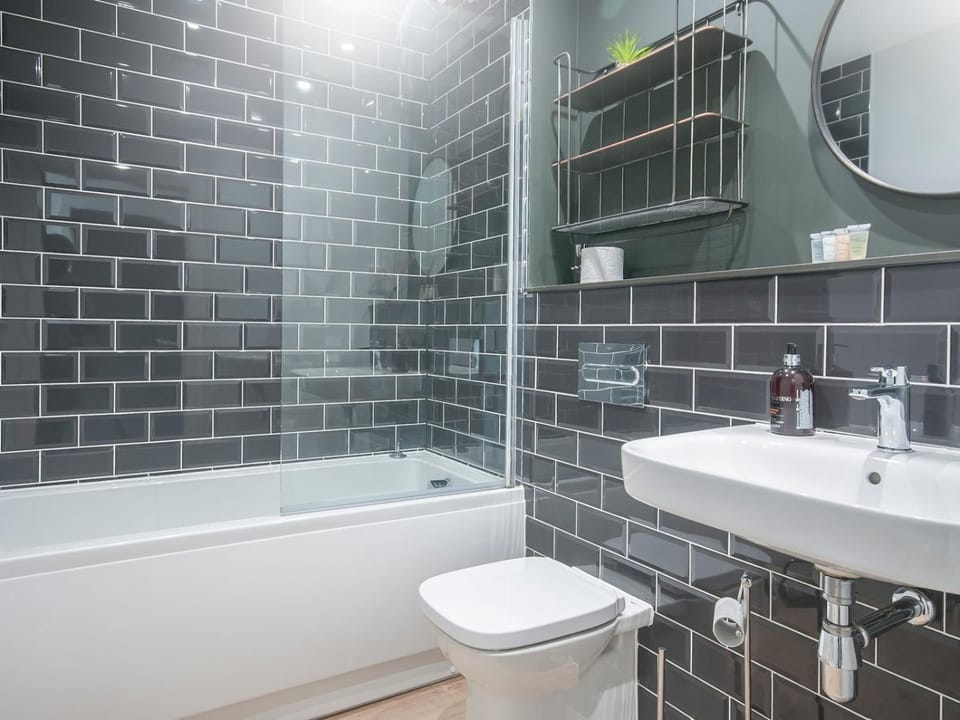 New modern Apt in the City & close to Stadiums - Pass the Keys Apartment in Cardiff