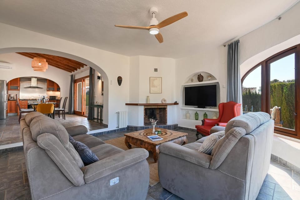 TV and multimedia, Dining area