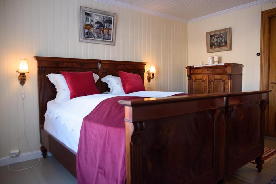Strømnes - Oldefars gjestehus Inderøy Bed and Breakfast in Trondelag