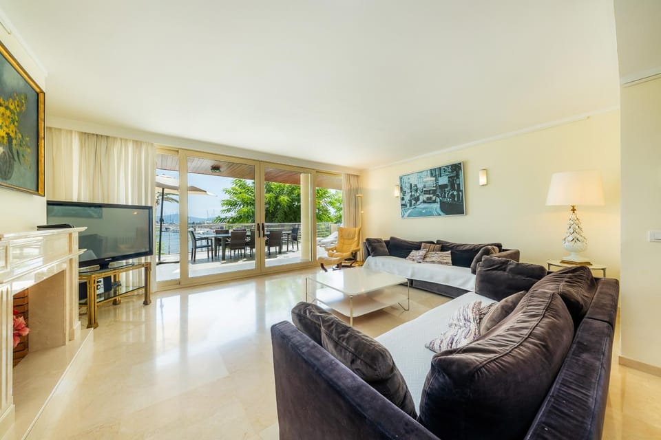 Property building, Living room