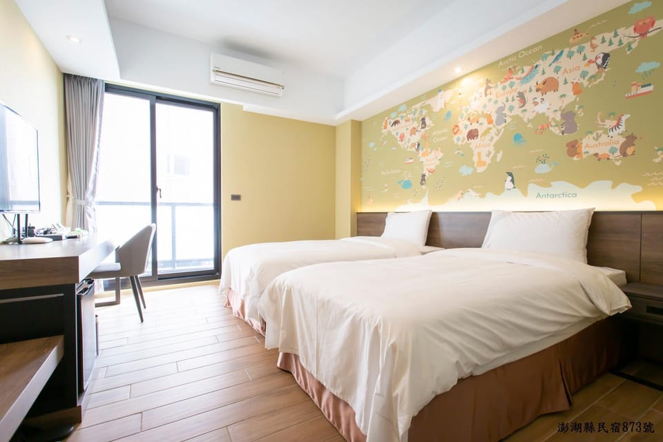 Bed, Photo of the whole room, Bedroom, air conditioner