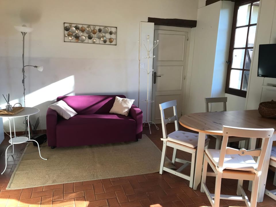 Living room, Dining area, kitchen
