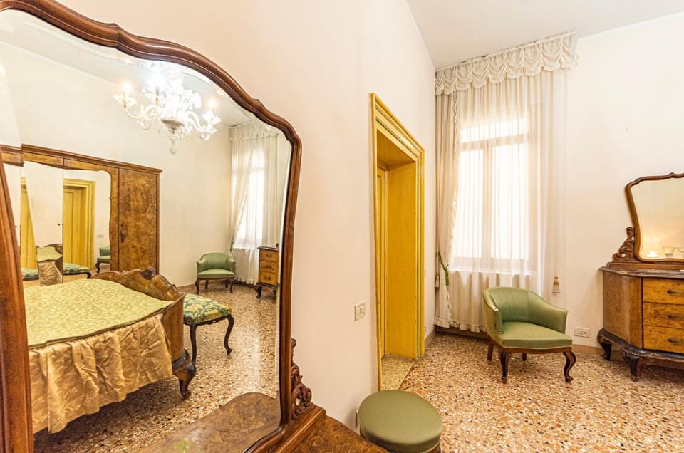 CASA VESCOVO, free Wi-Fi near San Marco Square Apartment in Venice