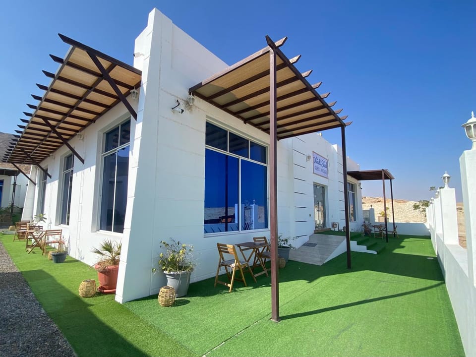 Property building, Patio, Garden
