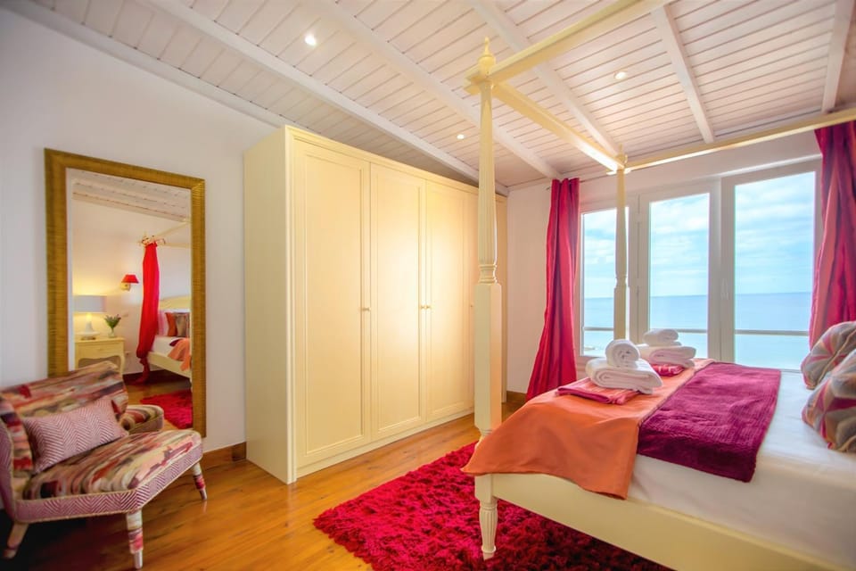 Bed, Natural landscape, Photo of the whole room, Bedroom, Sea view, furniture, internet, storage, towels, wardrobe