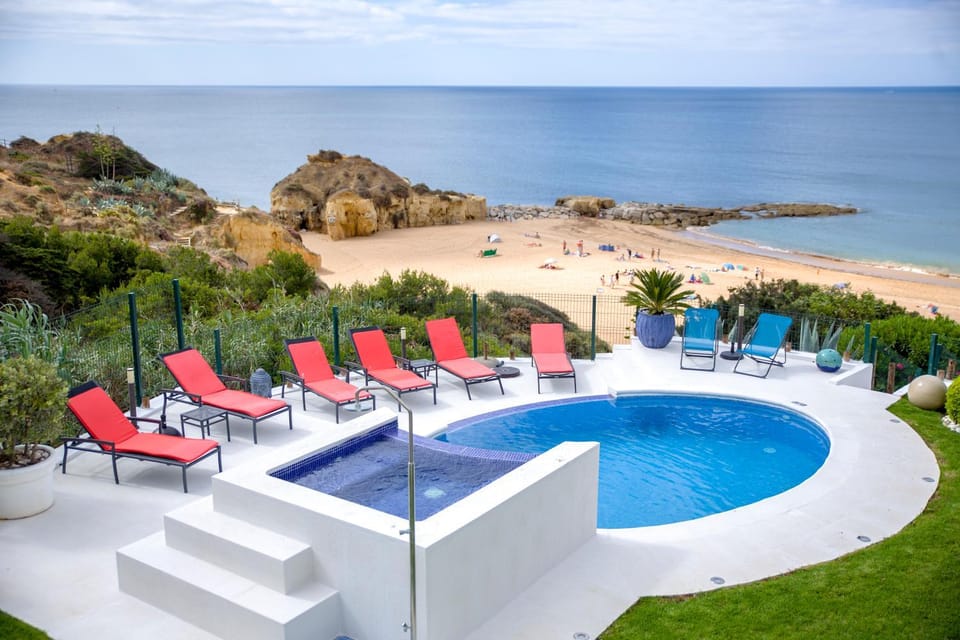 Patio, Nearby landmark, Day, Natural landscape, Beach, On site, Pool view, Sea view, Swimming pool, sunbed