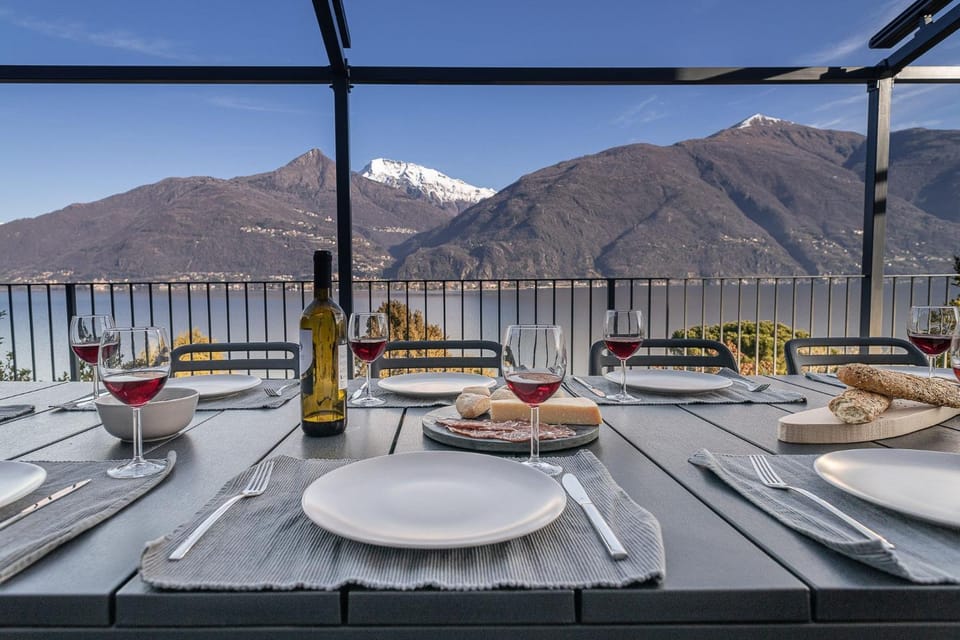 Property building, Balcony/Terrace, Lake view, Mountain view