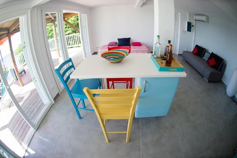 Living room, Dining area