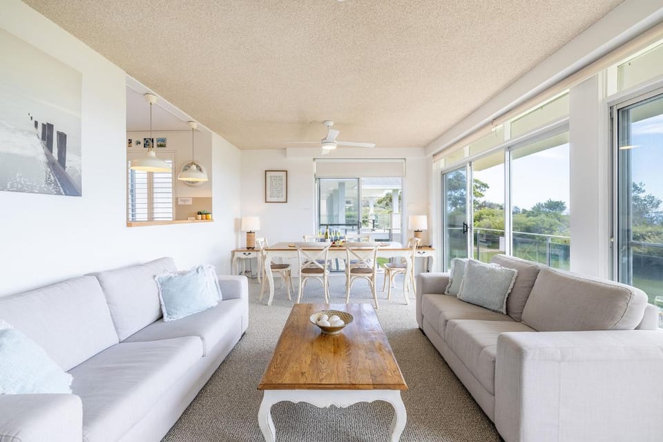 The Helm 2 Stunning waterfront unit with Air Conditioning Apartment in Shoal Bay