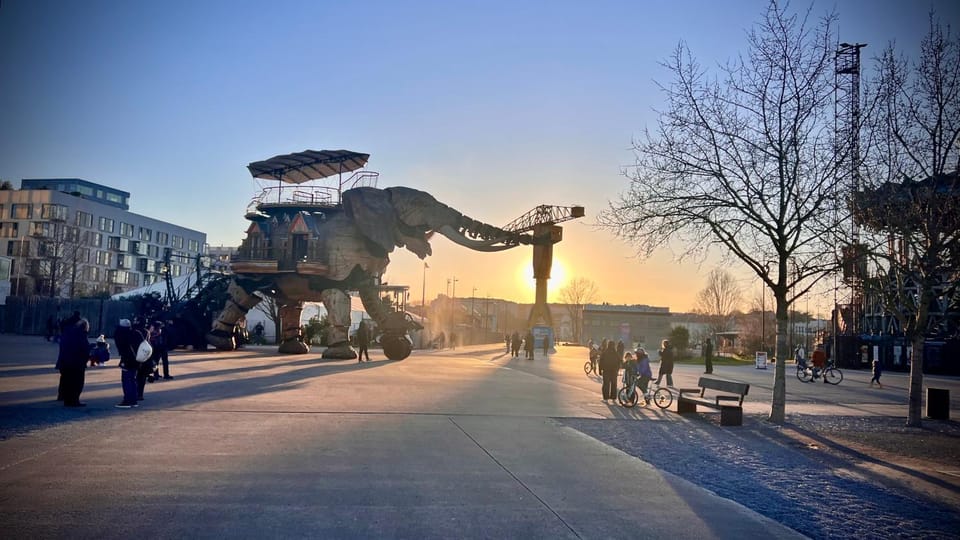 Nearby landmark, Day, Sunset, children, group of guests