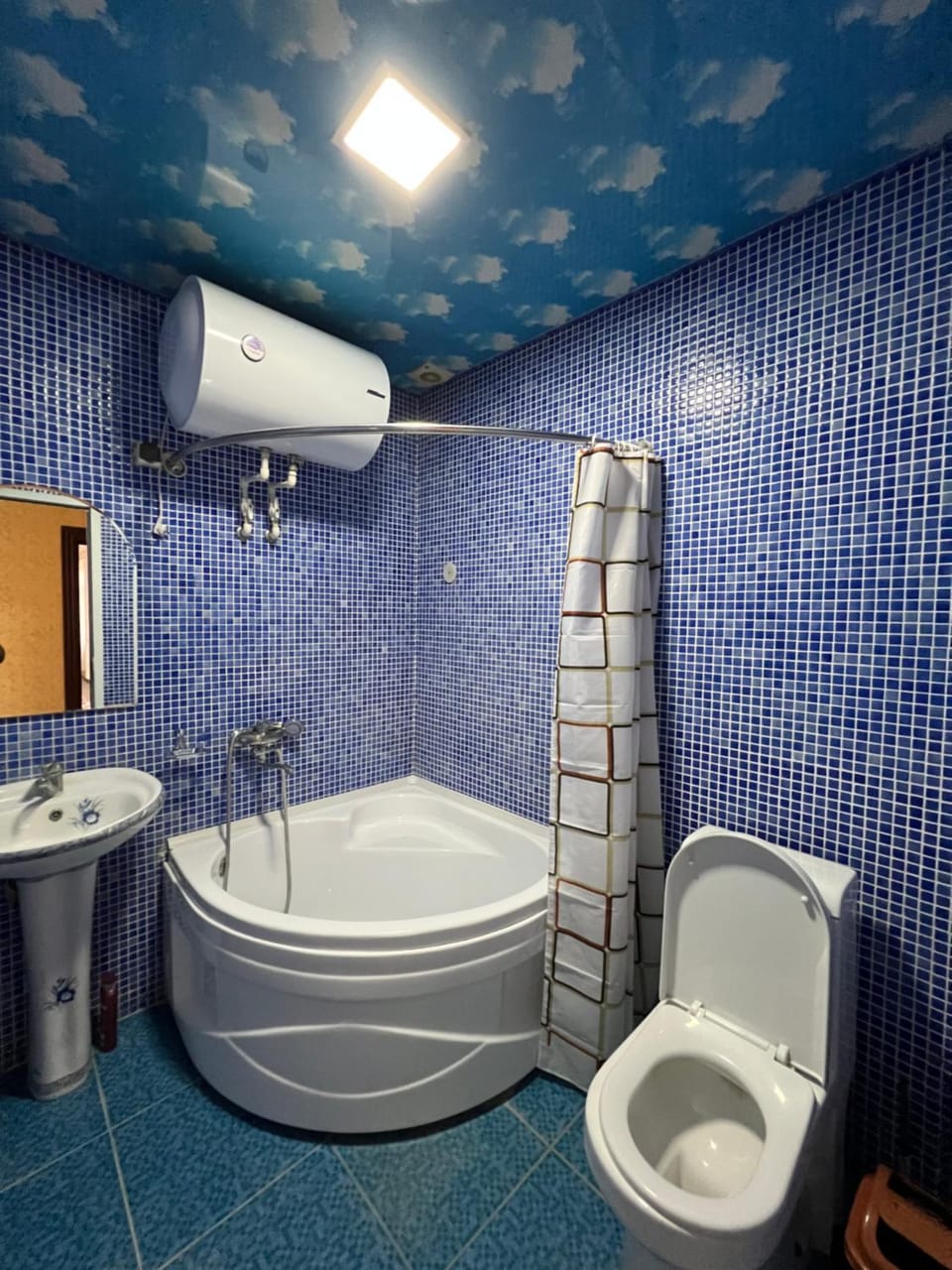 Shower, Toilet, Bathroom, Bath, towels