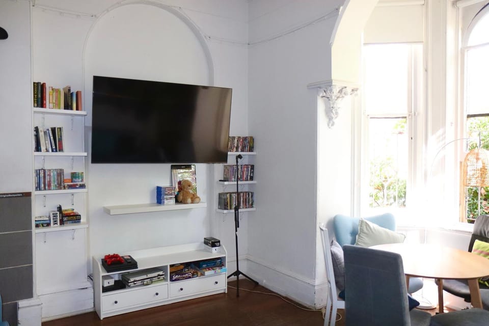 Library, TV and multimedia, Living room