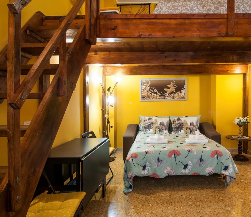 Wood Easy Flat Apartment in Rome