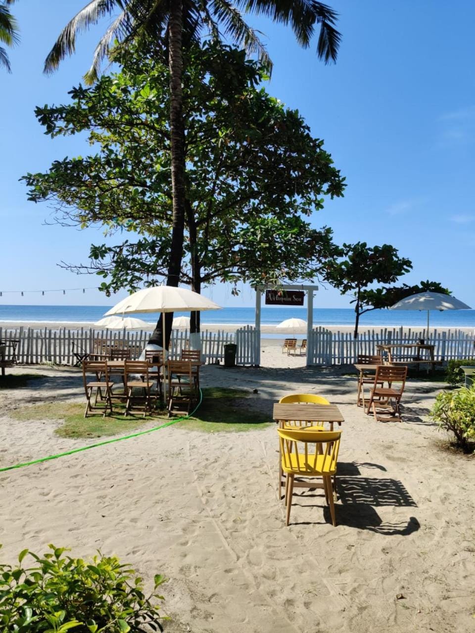 Beach, Breakfast