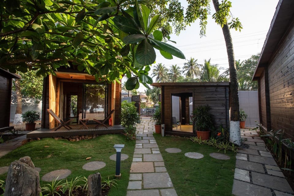 Property building, Spring, Day, Garden, Garden view