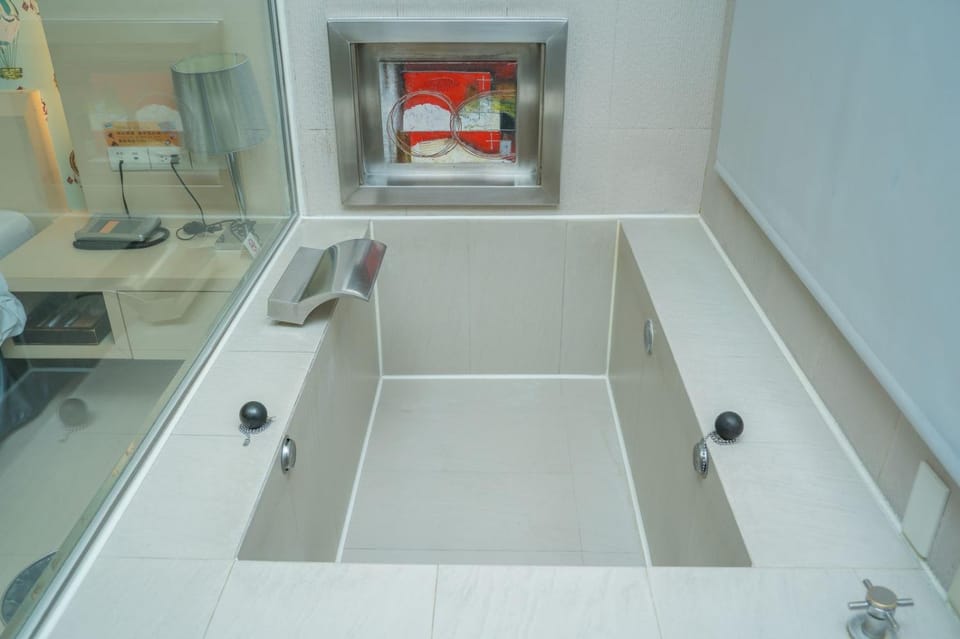 Bathroom, Bath