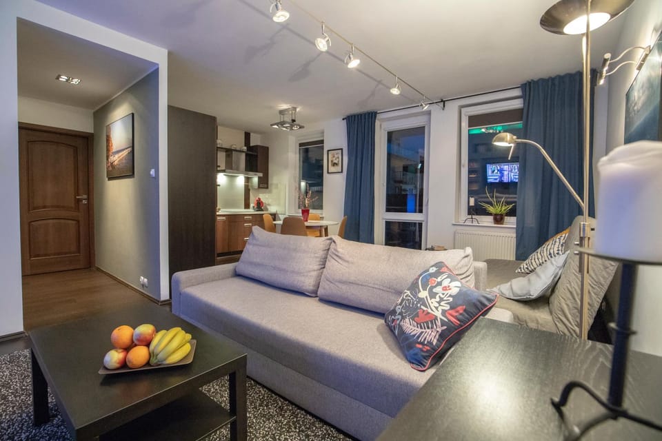 Photo of the whole room, kitchen