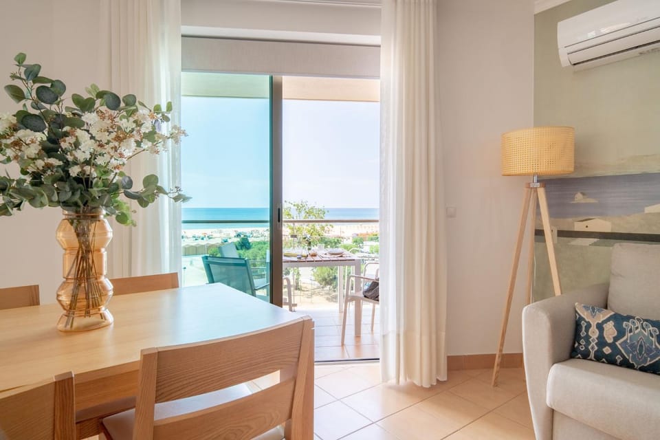 Balcony/Terrace, Living room